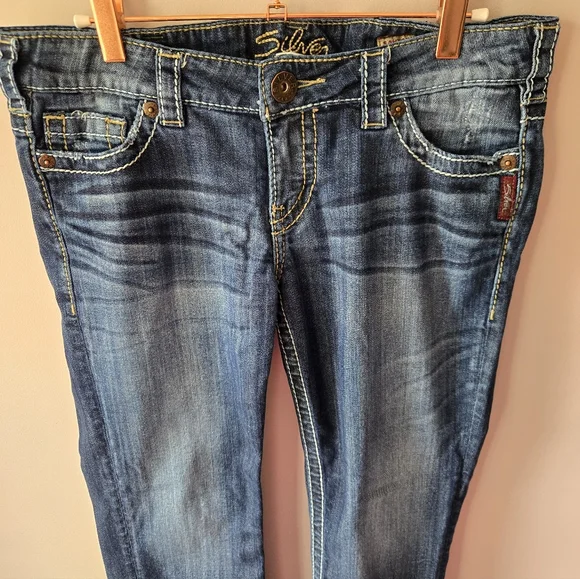 The Ultimate Y2K Throwback: Silver Jeans Co. "Santorini" Capris ✨ - Picture 2 of 10